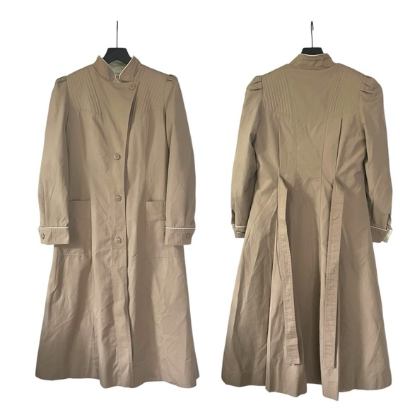 Windsor Bay Vintage 1980’s belted tan rain coat with zip out lining - Picture 4 of 16